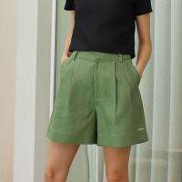 SUUBE Official Hazel shorts - Green pine Linen 100% กางเกงขาสั้น ทรงBermuda จีบหน้า มีกระเป๋าจริงด้านข้างและด้านหลัง