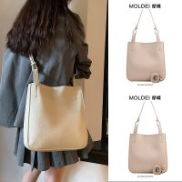 Summer summer high-end niche messenger bag female 2023 new white retro single shoulder bucket bag mother bag 【BYUE】