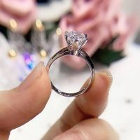 แหวนเพชร Mosang 18k แหวนทองคำขาว D ผู้หญิงสี 1 กะรัตแหวนแต่งงานจำลองคลาสสิกหกกรงเล็บแพลตตินัม hot