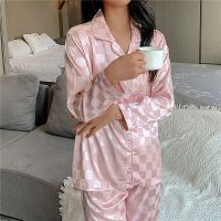 【LZ】❆◙  Pijama feminino de manga comprida pijama xadrez Jacquard seda de gelo de alto grau pode ser vestido fora roupa de casa