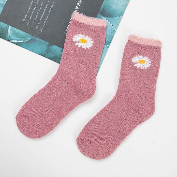 winter-women-cotton-socks-warmer-thicken-embroidery-daisy-comfortable-crew-socks