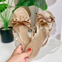 Riveted Flip Flops Women Sandals Summer Jelly Shoes Womens Flat Bottomed Slippers Summer Casual Rivet Slippers Outside 36-42