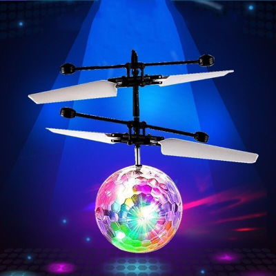 RC Transparentcolorful ตัวเหนี่ยวนำอินฟาเรดลูกบอลคริสตัลของเล่นบินได้ LED ลูกบอลลอยได้คริสตัลส่องประกายสวยงามของขวัญสำหรับเด็กเครื่องบิน