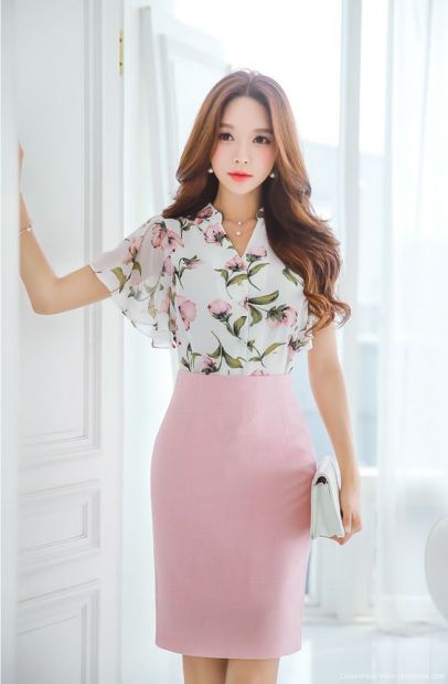 7 Outfits cùng chân váy màu hồng giúp quý cô vừa đẹp vừa thời trang