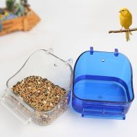 นกแก้วกล่องอาบน้ำนกขนาดเล็กอ่างอาบน้ำให้อาหารกล่องสำหรับกรง C Ockatiel นกแก้วแขวนกรงนกอาบน้ำกล่องอุปกรณ์สัตว์เลี้ยง