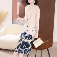 2023 Hot Pleated high-end large-size printed retro long skirt for ladies and mothers autumn elegant dress Miyake high-end