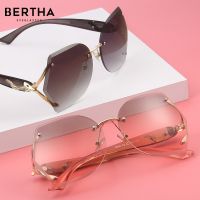 {Paopao glasses}BERTHA แว่นตากันแดดไล่โทนสีหรูหราย้อนยุคสำหรับผู้หญิงแฟชั่นไม่มีขอบแว่นตาตัดเลนส์ฟ็อกซ์ตกแต่งแว่นกันแดดเลดี้แว่นตา S8048