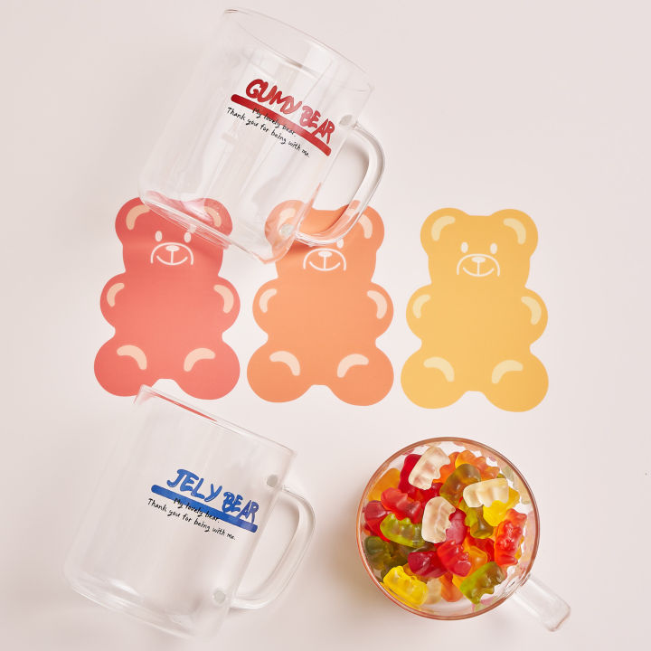 lassiette-gumy-bear-แก้วมัค-แก้วมัค-430มล-บนโต๊ะอาหาร-สีแดง