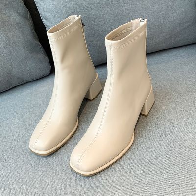 รองเท้าบูทแฟชั่น ส้นสูงสีขาวออฟไวท์รองเท้าผู้หญิงต้นฤดูใบไม้ผลิและฤดูใบไม้ร่วงรองเท้าเดี่ยว 2022 ฤดูหนาวใหม่สินค้ายุโรปรองเท้าส้นหนามาร์ติน