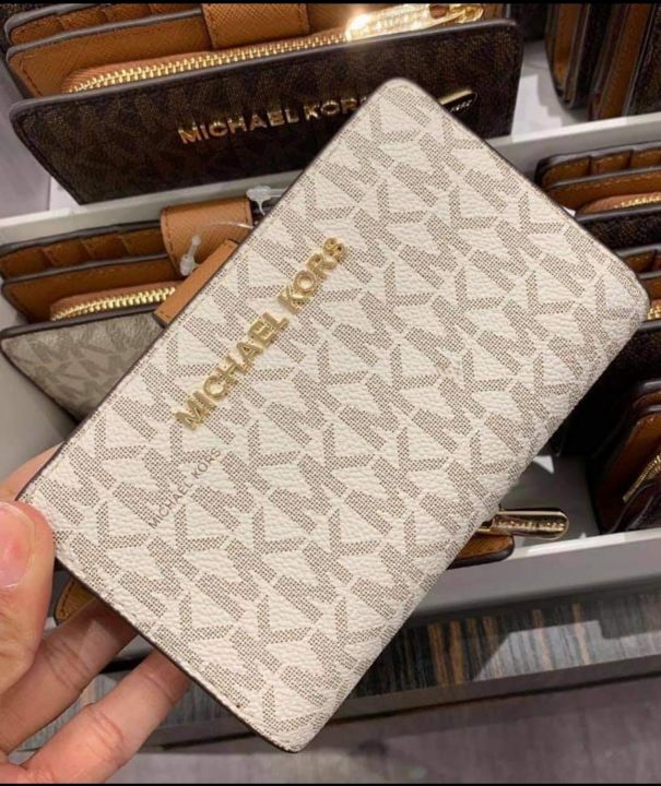 Michael Kors Jet Set Travel Medium Zip Around Leather Card Case Vanilla