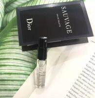 Tester Dior Sauvage EAU DE TOILETTE 2 ml. น้ำหอมผู้ชาย กลิ่นเบส Vanilla มีกลิ่นนำของ Calabrian Bergamot ที่ให้กลิ่นสดชื่น และกลิ่นนุ่มๆ อุ่นๆฉีดได้ถึง 30 ครั้ง