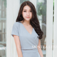 MONTRA LUXURY เสื้อมีแขนปาดหน้า สีเทา