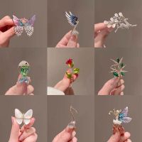 Fashion Flower Butterfly Brooches For Women Charm Rhinestone Brooch Lapel Pins Party Wedding Gifts Clothing Accessories Jewelry