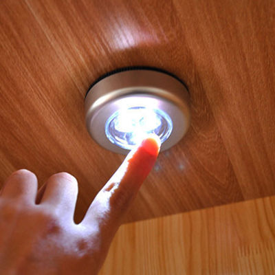 3 LED แบตเตอรี่ขับเคลื่อนไร้สายไฟกลางคืนติดแตะสัมผัสกดการรักษาความปลอดภัยตู้เสื้อผ้าตู้ครัวโคมไฟติดผนัง