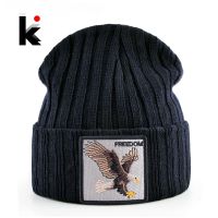 [Hat vendor]หมวกบีนนี่ SKullies ถักสำหรับผู้ชายฮิปฮอปหมวกแข็งปักลายแผ่นติดเสื้อรูปนกอินทรีสองชั้นหมวกถัก Gorras Kpop