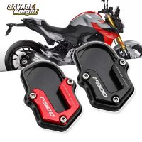 มีคู่♕แผ่นขาตั้งด้านข้างมอเตอร์ไซด์ขาตั้งสำหรับ BMW F 900 R XR 2020-2022 F900XR F900R 2021มอเตอร์ไซค์อุปกรณ์เสริมมอเตอร์ไซค์ที่ป้องกันขาตั้งข้าง