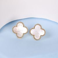 Grace Fine Jewelry ต่างหูปักก้านทองแท้ 9K Flower Mother Of Pearl Big Size