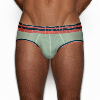 C-IN2 รุ่น ZEN LOW RISE BRIEF ไซส์ S,M,L,XL ทำจากเรยอน (จากไม้ไผ่) และผ้าฝ้าย ผ้าตาข่ายเบาของคอลเลกชัน Zen ระบายอากาศได้ดีและนุ่มเพื่อความสบาย