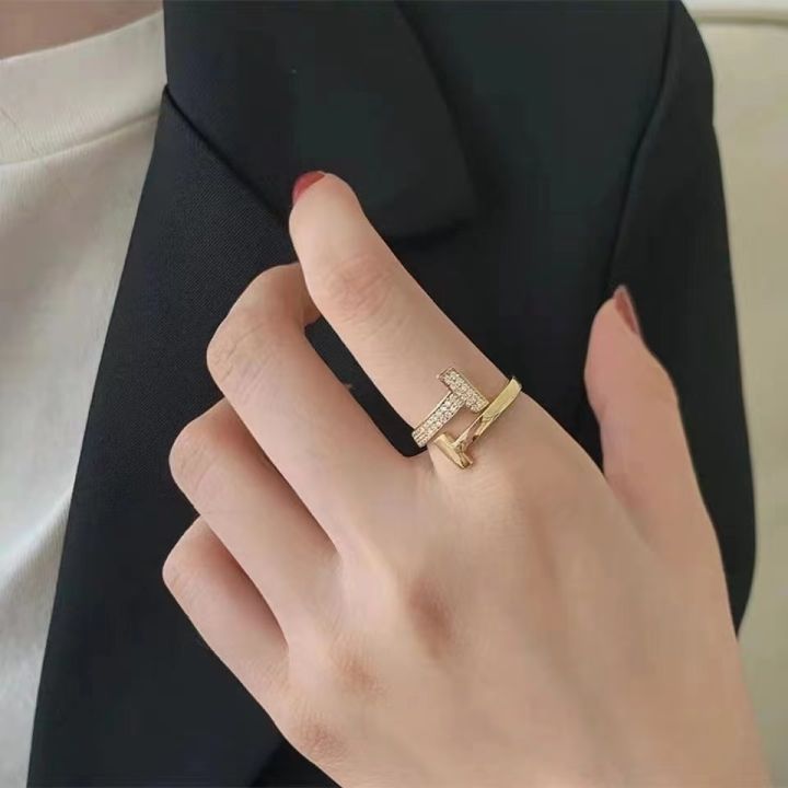 แหวนเงินแท้-s925แหวนเพชรแต่งงานสตรีเทียม1กะรัตนักเรียนแฟชั่นแบบญี่ปุ่นเกาหลีมีเอกลักษณ์สร้างสรรค์แบบเปิดปาก
