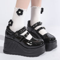 Gothic Chunky แพลตฟอร์ม Wedge ปั๊มผู้หญิงสีดำสิทธิบัตรหนังหัวเข็มขัด Y2K รองเท้าผู้หญิงหนาด้านล่าง Mary Janes คอสเพลย์ Shoes