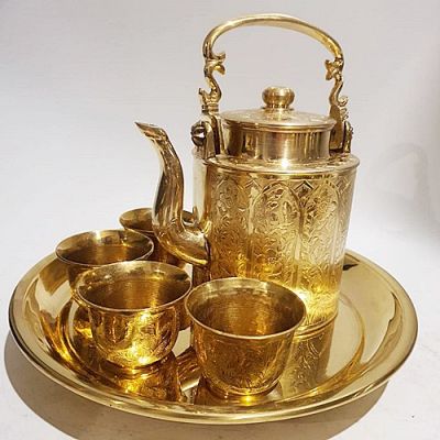 ชุดน้ำชากากระบอก ทองเหลืองตอกลายบัวหลวง ถาดหล่อสองชั้นตอกลาย 8.5 นิ้ว