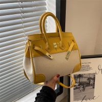 [COD] 2022 new spring and summer matching square bag lock shoulder womens