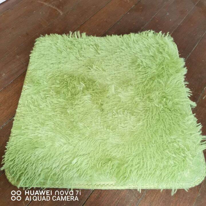 QT Soft & Fluffy Anti Skid Rug Carpet Mat No Shedding and Durable 40 x