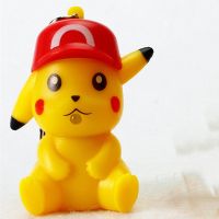 【SALE】 tangticarans1972 TARAKA TOMY พวงกุญแจปิกาจู LED ตุ๊กตา PVC เสียง Bulbasaur Charmander Pikachu Minifigures พวงกุญแจของขวัญ