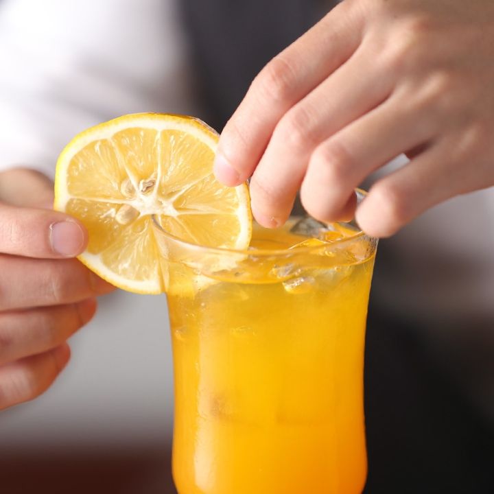 long-bar-drinks-a-cup-of-drink-a-cup-of-bamboo-transparent-water-in-a-glass-of-fruit-juice-cup-tea-cup-of-cocktail-glass