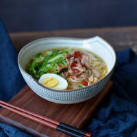 เส้นสร้างสรรค์ลูกอ๊อดชามรูปชามก๋วยเตี๋ยวชามญี่ปุ่นและเกาหลีมือวาดเซรามิกชามข้าวราเมนชามซุปชาม