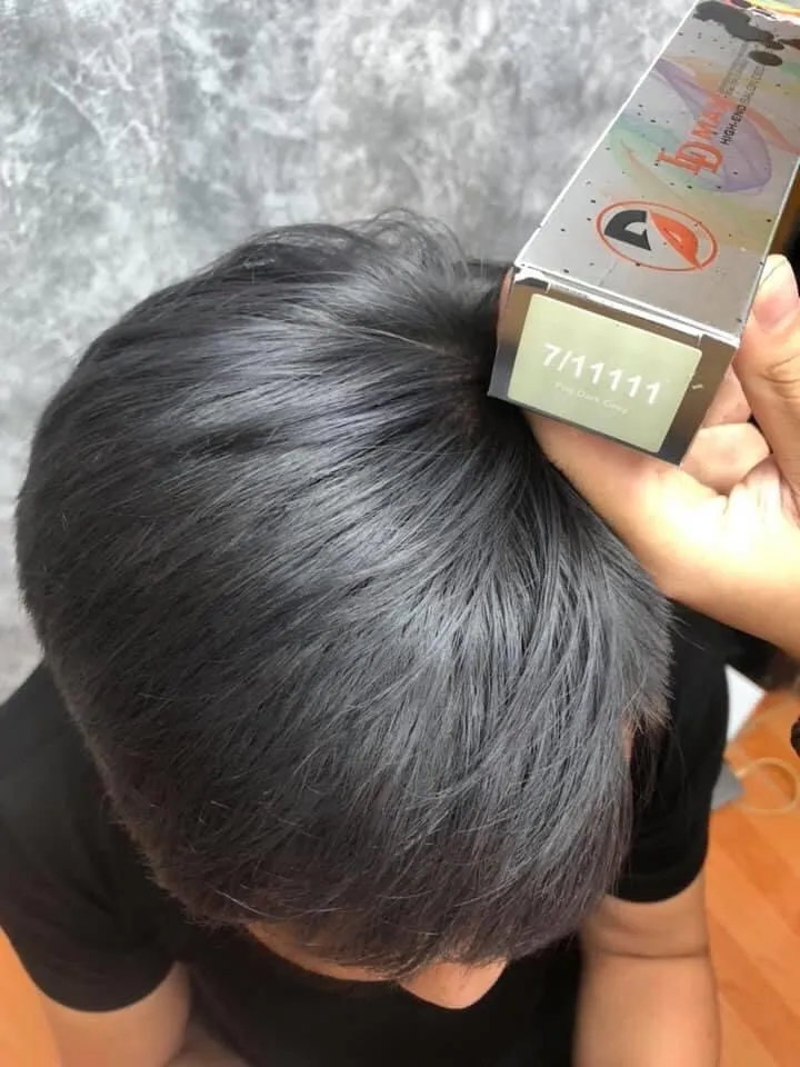 Tóc của bạn đang chẳng mấy bắt mắt? Đừng lo lắng! Thuốc nhuộm tóc LD Max sẽ giúp bạn có được mái tóc đẹp hoàn hảo như ý muốn. Với công nghệ tiên tiến và màu sắc đa dạng, sản phẩm này sẽ làm cho tóc của bạn trở nên sống động và tươi sáng.