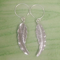 Fashion leaf earrings pure silver Thai Karen hill tribe ต่างหูแฟชั่นใบไม้ เงินแท้ ชาวไทยกะเหรี่ยงสวยงามไทยตำหูเงินกระเหรี่ยงดูแลมือชาวเขางานฝีมือสวยของฝากที่