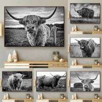 NewNordic สไตล์ Highland Cow สีดำสีขาวสัตว์ภาพวาดผ้าใบโปสเตอร์และพิมพ์ภาพผนังศิลปะสำหรับห้องนั่งเล่นตกแต่งบ้าน