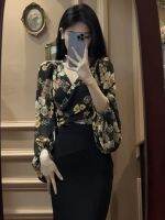 【Ready】? Fishtail skirt fashion suit womens summer new V-neck Hong Kong style shirt floral top elegant high waist slit bag hip skirt