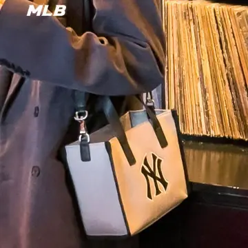 MLB MLB Monogram Dia Jacquard Bucket Bag NEW YORK YANKEES 2023