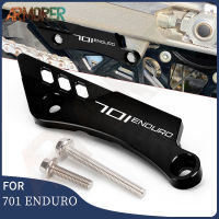 สำหรับ701 ENDURO 701 ENDURO 2017 2018 2019 2020 2021 2022รถจักรยานยนต์ CNC อลูมิเนียมอุปกรณ์เสริม Swingarm Guard Protector Cover