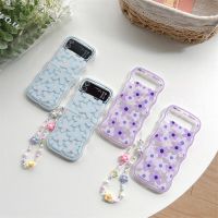 เคสโทรศัพท์สร้อยข้อมือลวดลายลายดอกไม้สีน้ำเงินม่วงสำหรับ Samsung Galaxy Z Flip 4 3ฝาหลังเป็นลอนนุ่มใสกันกระแทก