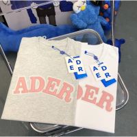 Ader ERROR เสื้อยืดคอกลม แขนสั้น ผ้าฝ้าย ปักลายตัวอักษร ทรงหลวม แฟชั่นฤดูร้อน สําหรับผู้ชาย และผู้หญิง