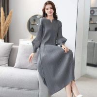 2023 Hot High-end pleated spring new niche irregular long-sleeved V-neck solid color dress with slits on both sides mid-length skirt for women