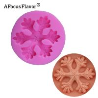 ；【‘； Winter Beautiful Snowflake Shape Silicone Mold Handmade Stencil Natural Cake Fondue Chocolate Cooker Kitchen Baking Tools