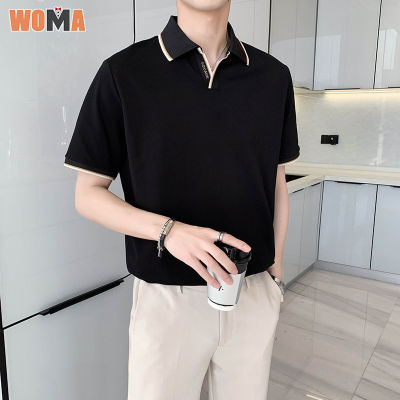 WOMA เสื้อโปโลคอวีตัวเล็กเรียบง่ายสไตล์เบาสบาย เสื้อแขนสั้นลำลองผู้ชายสไตล์เกาหลี เสื้อยืดคอปกแขนสั้น เสื้อธุรกิจสีทึบ