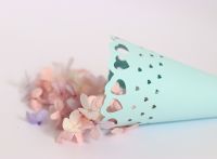 50pcs Wedding Sprinkle Flower Laser Hollow Hollow White Love Paper Lace Wedding Party DIY Paper Flower Tube Mexican Party 5Z