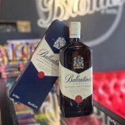 Ballantines finest blended scotch Scotland, có hộp