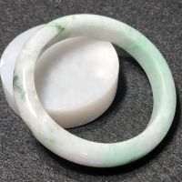 (J78) กำไลหยก พม่าแท้ Jadeite Type A 100% ไซส์ 58.3 mm. หยกสีธรรมชาติ ไม่ผ่านการปรับปรุงใดๆทั้งสิ้น