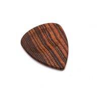 ：《》{“】= 1Pcs Wood Acoustic Guitar Picks Plectrums Red Sandalwood Rosewood Heart Shape Picks Timber Tones Guitar Accessories Wholesale