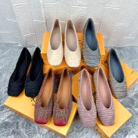 Xiaoxiangfeng forged surface flat shoes [pole-level sense of streamer folds] new square toe shallow mouth comfortable soft-soled single shoes women 【QYUE】