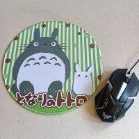 ขาย Mouse Pad ( Mousepad ) แผ่นรองเม้าส์ พื้นหนา ทรงกลม ด้านล่างเป็นยางกันลื่น เส้นผ่าศูนย์กลาง 9 นิ้ว ลาย totoro โตโตโร่