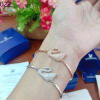 สร้อยข้อมือ กำไล สไตล์เกาหลี  โชคลาภ  เครื่องประดับ ด้ายแดง ◈กำไลข้อมือ Swarovski Swan Bangle สวารอฟสกี้ ของแท้ 100 กำไลข้อมือ ของขวัญสำหรับคนพิเศษ พร้อมส่ง♭