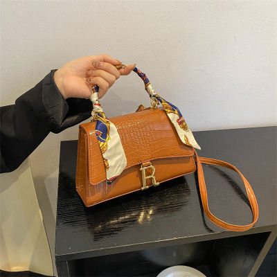 New Trendy Small Bags Womens 2023 New Fashion Portable Small Square Bag Simple Casual Shoulder Bag Women