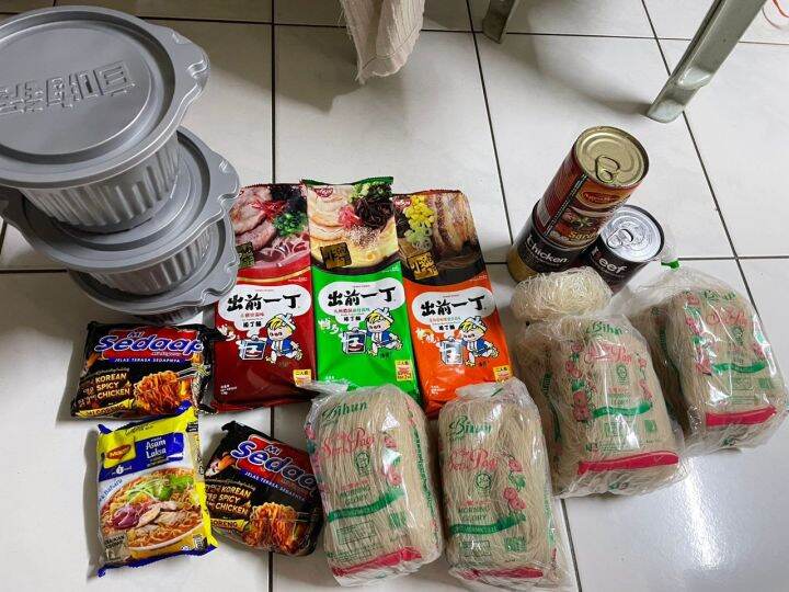 STRAY DOG FOOD EXPIRED MIHUN EXPIRED PACKS FOOD EXPIRED TIN EXPIRED